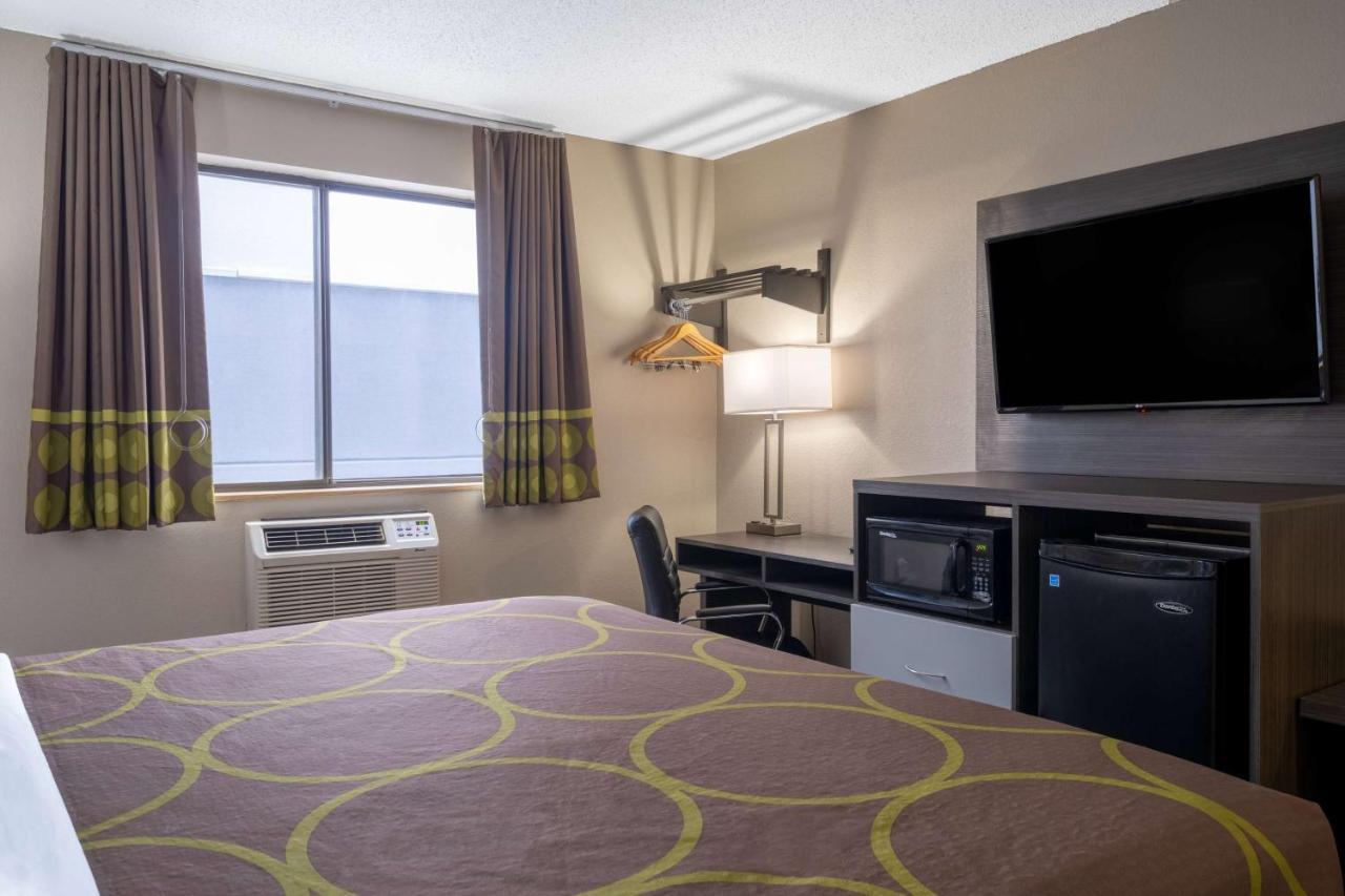Super 8 By Wyndham Merrillville Exterior foto